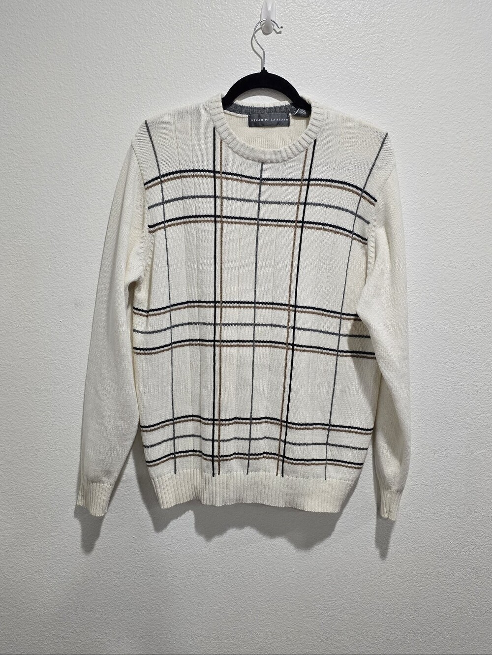Oscar De La Renta Men Crewneck Sweater with Brown and Black Plaid Stripes